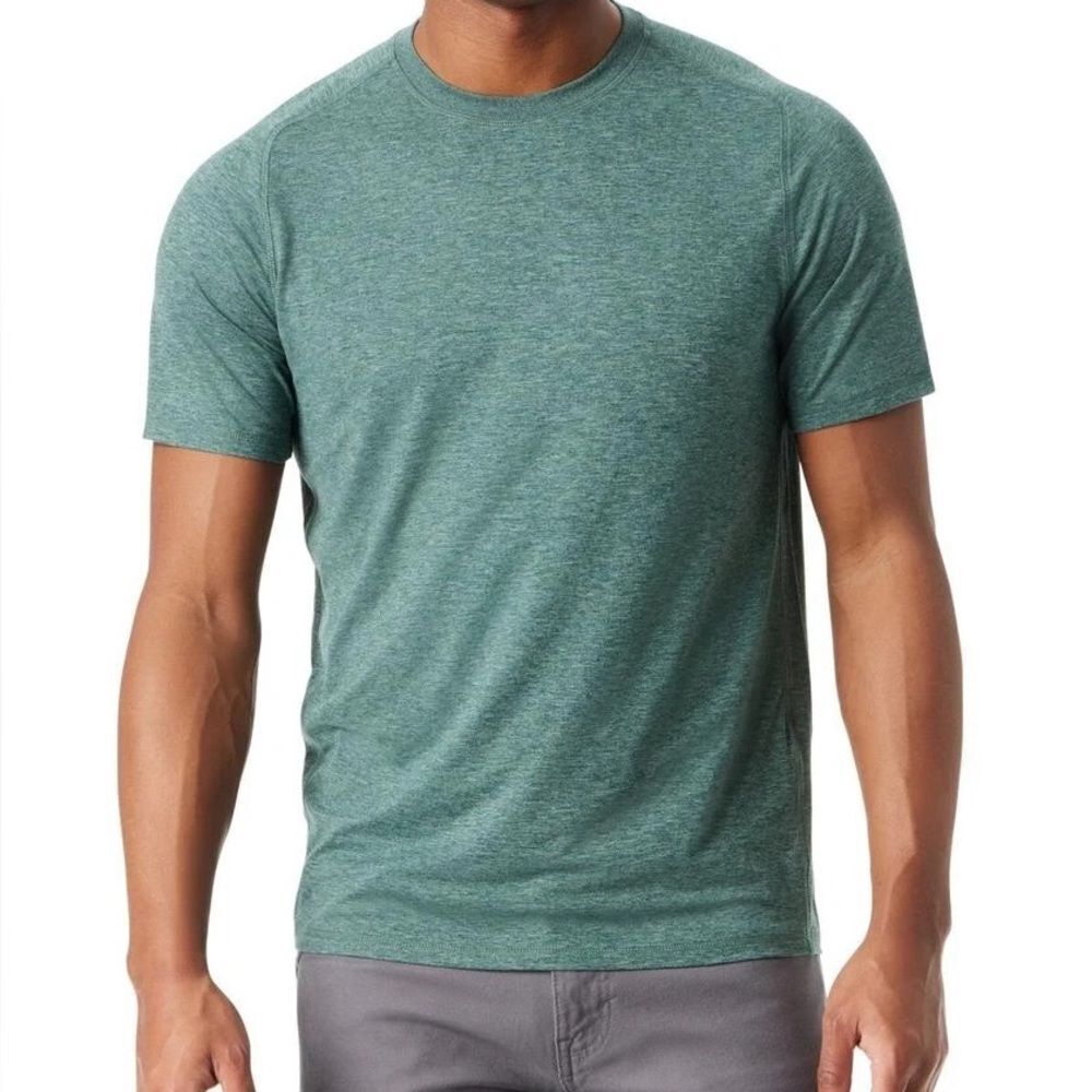 BASS OUTDOOR NWT Green Men's Core Performance T-Shirt
